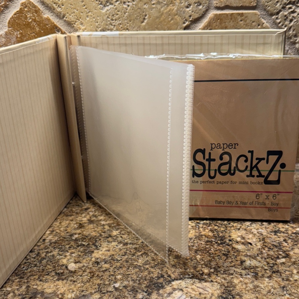 New TLC 6x6 scrapbook Mini Photo Book Album with Page Protectors and Paper - Picture 3 of 4